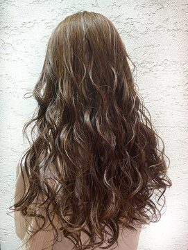 ヘアサロン アティリー(Hair Salon Attirer) 西梅田/ボブ/グレーベージュ/白髪ぼかし/ハイライト/ベージュ