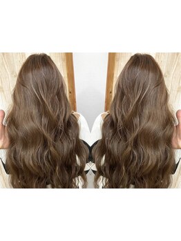 超音波TRで髪の深部まで潤いを閉じ込めて、思わず触りたくなる艶髪へ♪トリートメントの効果を実感◎