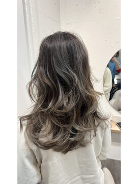 シア 春日部店(SHEER) ハイライトのグレージュカラー