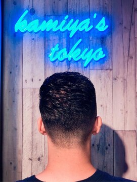 キングマンバーバー 田町店(KING MAN BARBER) 爽やかサイドパートスタイル<田町>