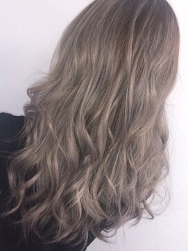 グラフティー(graffiti) ミルクティーグレージュ