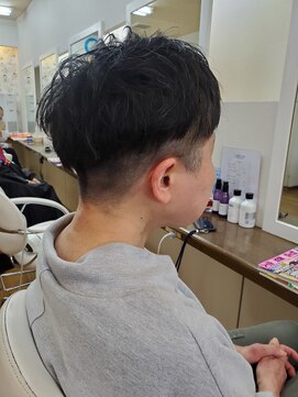 美容室ロゼ 上名古屋店 2ブロ ショート