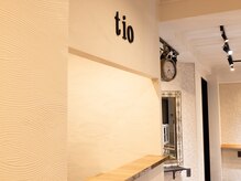 ティオ(tio)の雰囲気（エレベーターを降り扉を開けた先、カウンターで迎え致します♪）