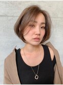 丸みショートボブ　ペールベージュ