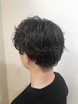 フラット(flat)の写真/【好感度UP】気取り過ぎないカッコよさを。簡単スタイリング×雰囲気の出るパーマスタイルが大人気☆