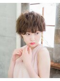 40代50代60代耳かけショート前髪なしハンサムショート白髪ぼかし