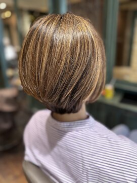 モナン(monan) ハイライトショートカット/メッシュ/ショート/イルミナ