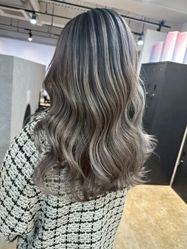 メリー オオサカ(Merly Osaka) contrast balayage