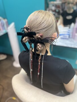 リエラ 新宿(RIERA) カチモリツインテール