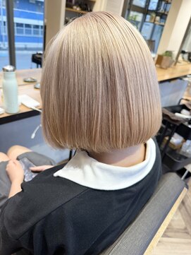 ルータス(loutus) ボブ×ミルクティーカラー