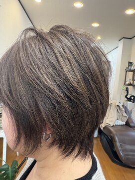 ツヤサラグラボブヘアー