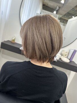 ハクア(HAKUA) 【小顔見せ】顔周りレイヤー×大人可愛い丸みショート