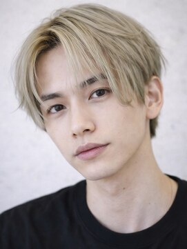 メイキー メンズ 本厚木(MA-IKI) 20代ツーブロックセンターパートハイトーン金髪メイキー本厚木