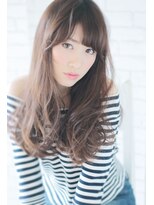 パーソナルカラーブルージュで透明感の大人ロングヘア
