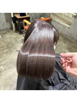 サロンドミルク 原宿(salon de MiLK) 秋はカシスブラウン　髪質改善で艶髪に！