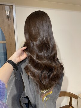 クレビアテン(CreBiA ten_) ベージュ×韓国風巻き髪