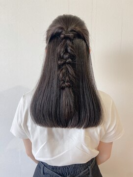 アンフェイス(ann FACE) ハーフアップアレンジ