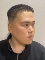 銀座マツナガ 神田店&nbsp;イカつめ短髪スキンフェード前巻きアイロンパーマ前髪アップ