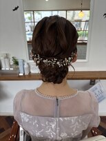 ヘアーアンドメイクアップモパ お呼ばれアップ
