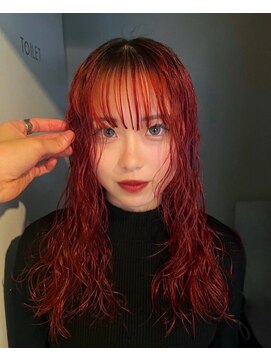 ゾーイ(ZOEY) ワインレッドとブリーチパーマ