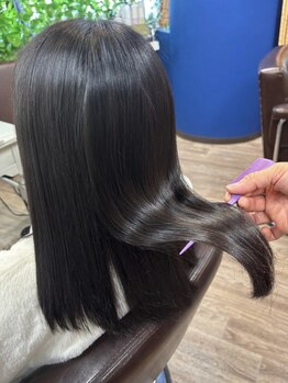 アロハ ヘアデザイナーズ(Aloha HAIRDESIGNERS)の写真/【エクラスタトリートメント取扱い】栄養成分CMCを特許技術により高濃度配合☆髪にハリとツヤを与えます！