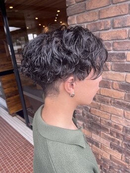 ニスタカケガワ(nista kakegawa)の写真/高いカット技術で作る個性を活かした似合わせスタイルで、いつもとは違う自分に！トレンドヘアもお任せ◎