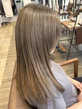 ビズヘアー グランバース(bisou hair grandbase) ベージュカラー/ハイトーン/ブリーチ