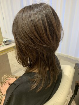 アッシュ 仙川店(Ash) 40代50代60代くびれウルフヘア艶カラー白髪ぼかしミディアム