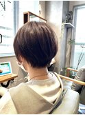 大人可愛いショート前下がり刈り上げボブナチュラルブラウン