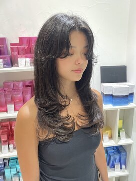 アッシュ 中目黒店(Ash) 癖毛を活かしてブローで作るレイヤースタイル