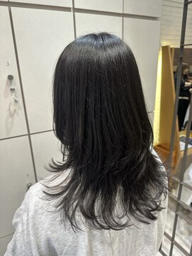 ヴァネッサ VANESSA レイヤーカットロングウルフ鶴見×渡辺りん