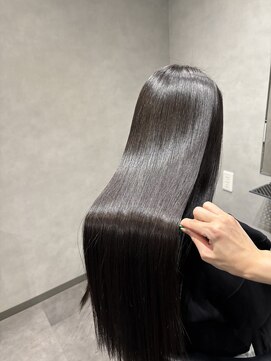 アクロマティック(Achromatic) ハイクオリティ髪質改善縮毛矯正