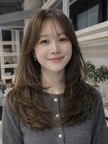 ディーエックス スリー(Dxxxx III) レイヤーカット 顔周り似合わせ 透明感カラー TOMOKI