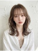 ラテグレージュ×くびれミディアムレイヤー