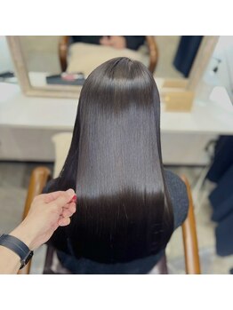 イリス 高槻店の写真/【髪質改善専門サロン】丁寧な髪質に合わせた施術で、うねりやクセを解消☆艶のある仕上がりへ！