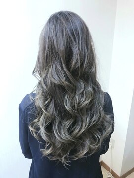 ハイライト ブリーチ ダブルカラー 美容院 みよし 刈谷 L チェルシーヘアーデザイン Chelsea Hair Design のヘアカタログ ホットペッパービューティー