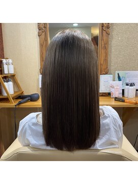 ウィスク(whisk) 艶髪ストレート　［志木駅・志木・新座］