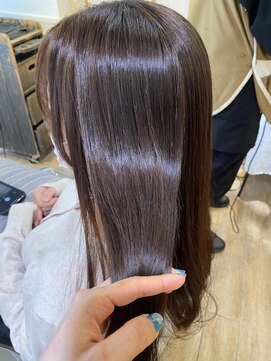 ネオリーブ チロル 横浜西口店(Neolive CiroL.) 艶髪ストレート 酸性ストレート 縮毛矯正