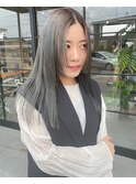 グリーン×グレージュ