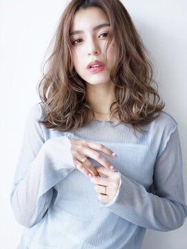 ウミ(umi.) Aライン鎖骨ミディで朝楽ヘア