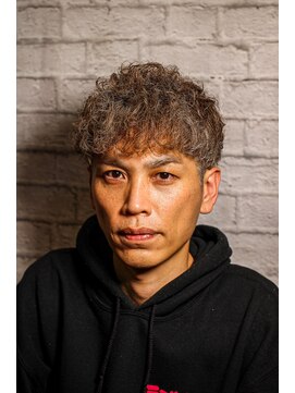 グレイスフルバーバー 新宿野村ビル店 グリグリパーマ×ツーブロ刈り上げ