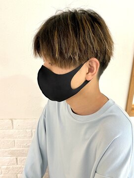 リリィ ヘアデザイン(LiLy hair design) Lilyベリーショート/ハイライトセンター分けマッシュスタイル