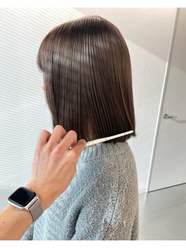 ジーナリア(Xena ria) 《袴田》中明度グレーブラウン