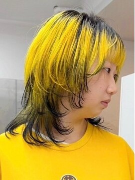 ウィコ 新宿(WICO) イエロー×エンドブラック[新宿駅/ワンレン/ダブルカラー/小顔]