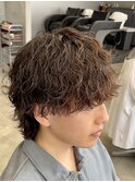 渋谷メンズミディアムウルフカット緩め波巻きパーマサーフカール