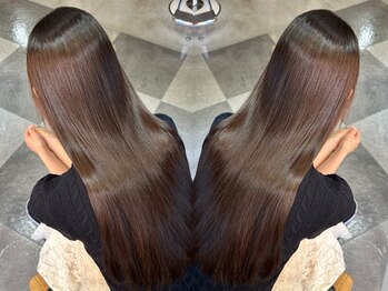 ニマルニーニー バイ ヤスオカ(2022 BY YASUOKA)の写真/髪のダメージを最小限に抑え、毛先まで潤いたっぷりのツヤ髪へ♪お手入れしやすいナチュラルストレートに☆