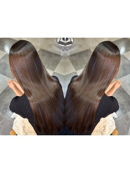 髪のダメージを最小限に抑え、毛先まで潤いたっぷりのツヤ髪へ♪お手入れしやすいナチュラルストレートに☆