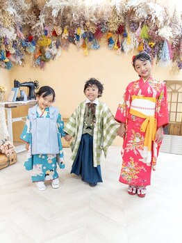 フォトスタジオ アンド ヘアメイク ニコメルシー(photo studio hair make nico merci)の写真/【茨木】七五三 後撮りも！成人式・結婚式の参列など、お子様も大人の方もプロの着付け師にお任せ下さい◎
