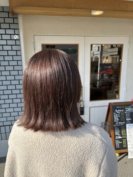 フルール(fleur) 切りっぱなし外はねボブ