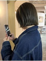 イル(iru)&nbsp;オリーブカラー　ボブヘア　ボブ　オリーブ